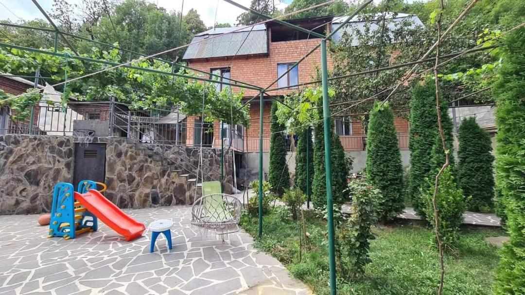 Guest House Casa Borjomi Eksteriør bilde